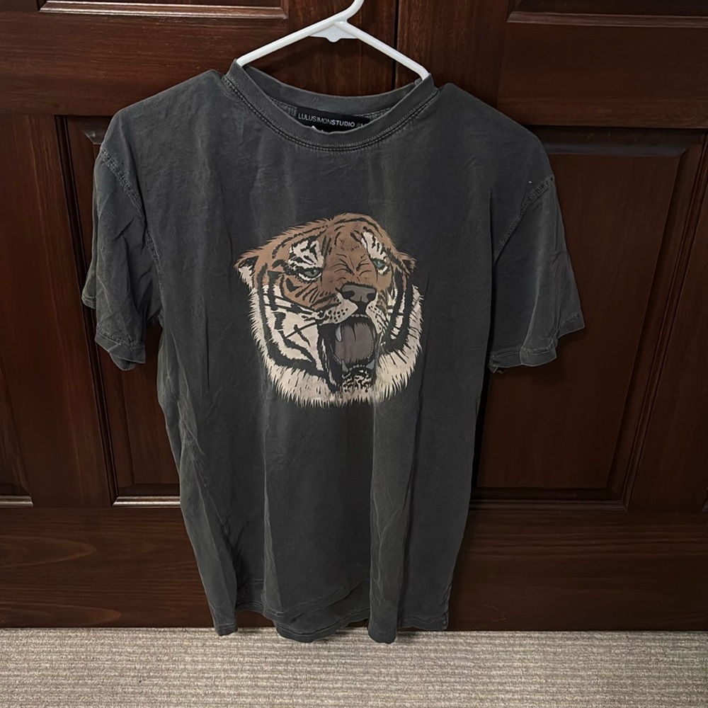 Lulusimonsstudio Tiger Tee